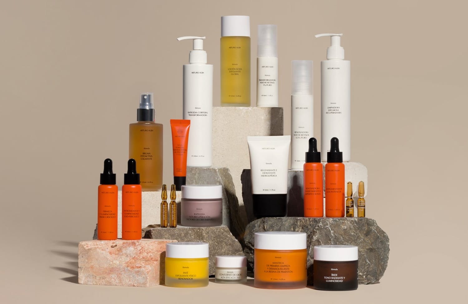 Gama completa de cosmética científica Arturo Alba: sérums, cremas y tratamientos faciales anti-edad para eliminar arrugas, ojeras y flacidez